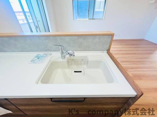 ◎茅ヶ崎市小和田１丁目　新築戸建　A号棟のキッチン|人造大理石のおしゃれなシンク◇