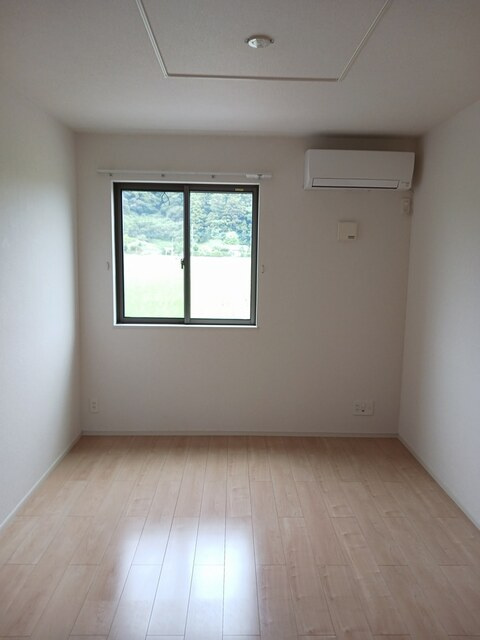 サニーレジデンスⅡの洋室