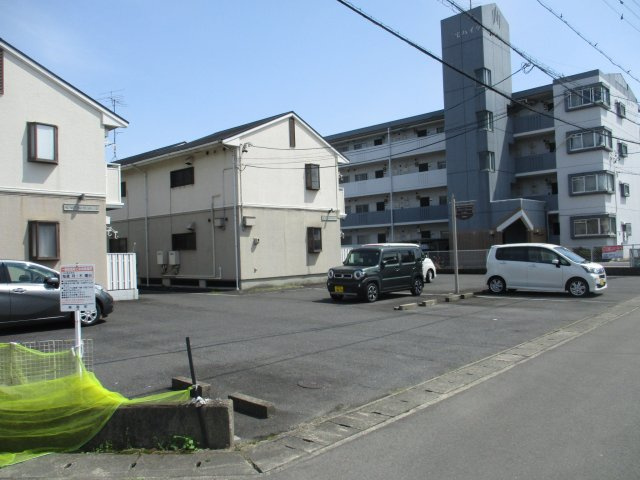 ベイセゾンの駐車場