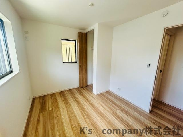 ◎茅ヶ崎市小和田１丁目　新築戸建　B号棟の洋室|洋室◇主寝室にもお勧めです♪