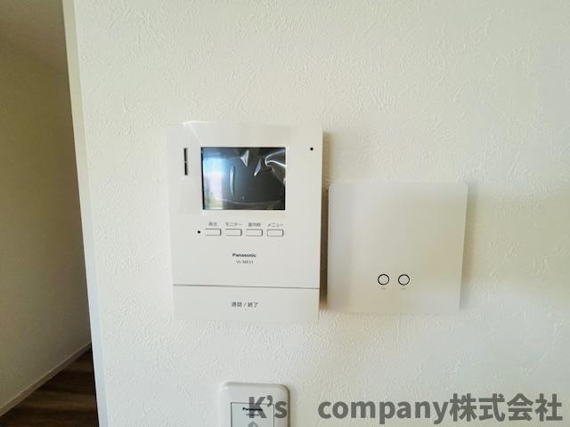 ◎茅ヶ崎市小和田１丁目　新築戸建　B号棟のセキュリティ|訪問者の顔が確認できるモニター付きインターホン☆