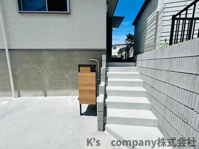 ◎茅ヶ崎市小和田１丁目　新築戸建　B号棟の玄関|玄関周辺スペース◇
