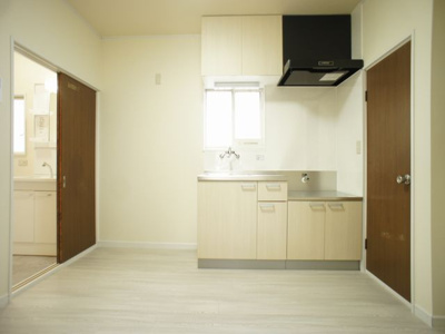 【居間・リビング】 | ハイツサングリーン | ゆったりできるダイニングです♪