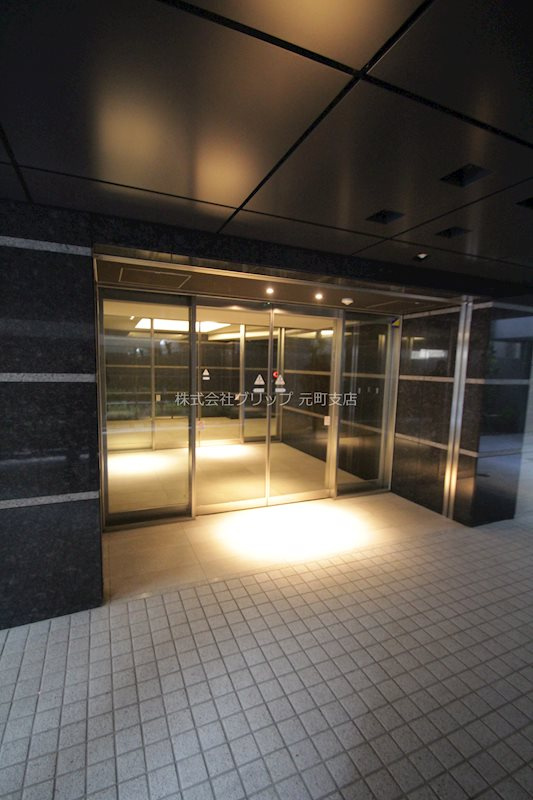 ベルシード横濱大通り公園のエントランス