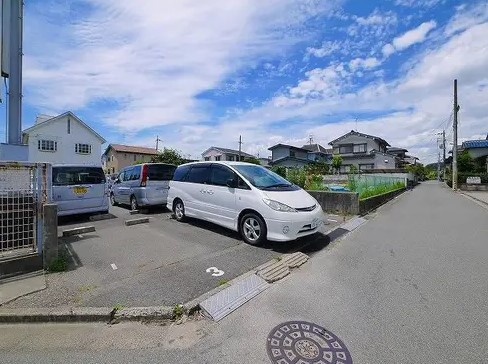 秋篠タウンハイツの駐車場