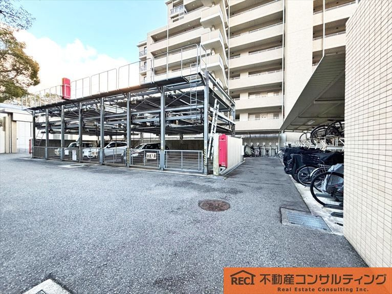 サンクタス六甲VIEWSの駐車場