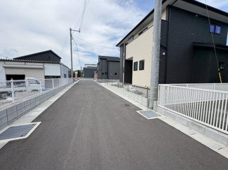 【前面道路含む現地写真】 | 現地写真。前面道路です。