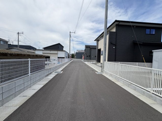 【前面道路含む現地写真】 | 現地写真。