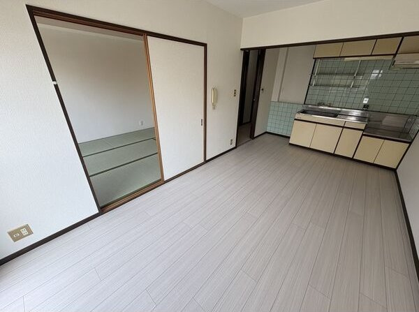 グランジュール泉ヶ丘の居間・リビング