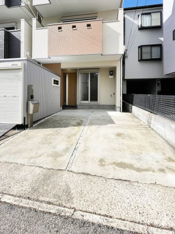 住吉東町3丁目　戸建の駐車場|ガレージ撤去予定　普通自動車+軽自動車　2台駐車可能