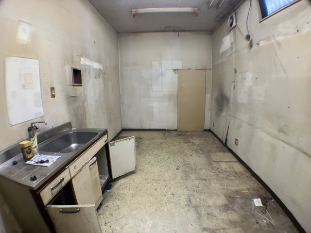 草木栄貸店舗の内装