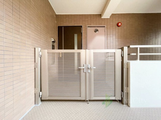 【その他共用部分】 | テラス久我山 | 玄関ドア　アルコーブ