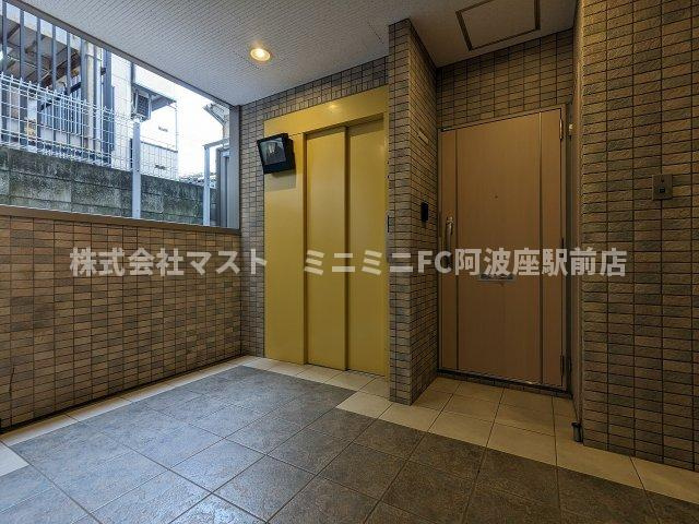 アパートメント玉川のロビー