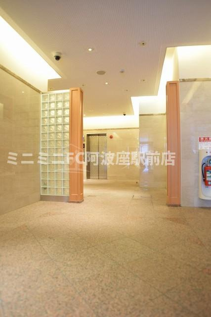 アーデンタワー靭公園のロビー