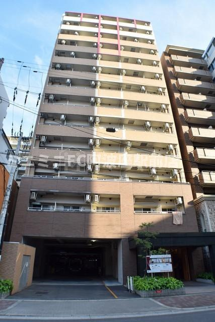 アーデンタワー靭公園の外観