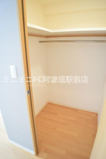 アーデンタワー靭公園の収納