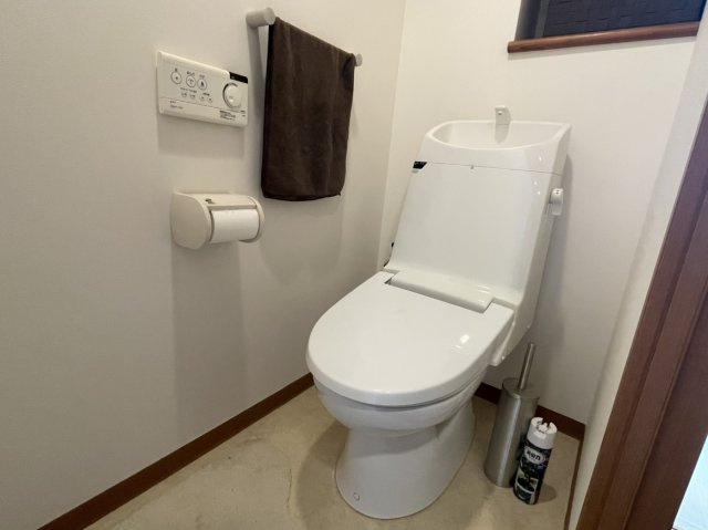 パークオーシャン桜島桟橋通りのトイレ|トイレには収納棚があります