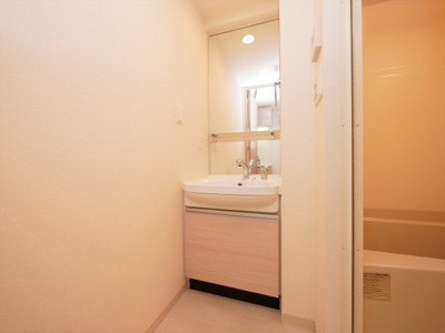 【洗面所】 | プレサンス松屋町駅前 | 忙しい朝には欠かせない洗面所です