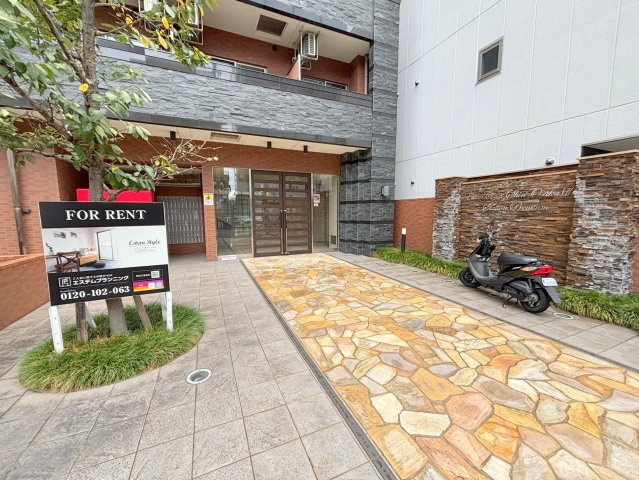 エステムコート新大阪7ステーションプレミアムのエントランス