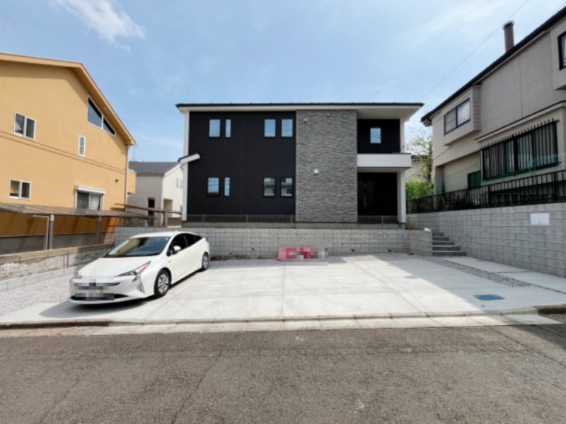 祝　成約済み　八王子市　めじろ台　新築戸建て　１３期の駐車場|～仲介手数料無料☆八王子ひなた不動産～　八王子市めじろ台　新築戸建て