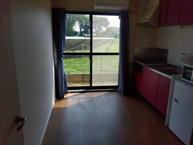 レオパレスフローラＫの居間・リビング