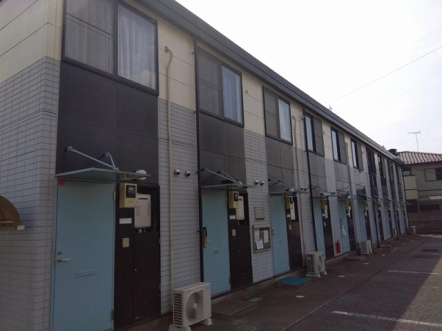 レオパレスフローラＫの玄関