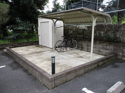 レオネクストひまわりのその他|屋根付き駐輪場です。