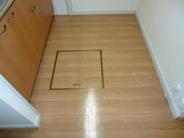 サンライズのキッチン|床下収納