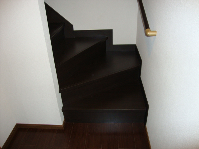 パークサイドヴィラ御里　Ｂ棟のその他|階段