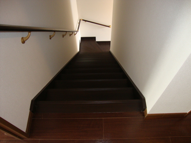 パークサイドヴィラ御里　Ｂ棟のその他|階段