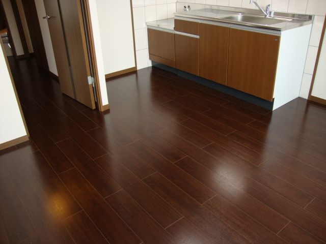 パークサイドヴィラ御里　Ｂ棟の居間・リビング|LDK