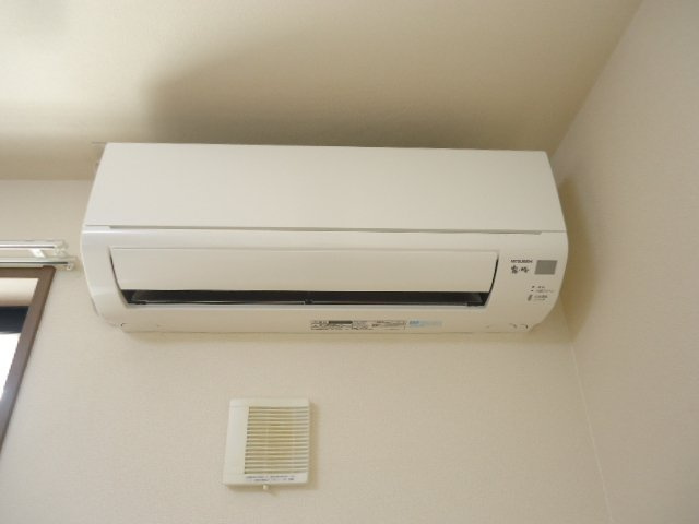 サン・グレイスヴィラの設備|リビングエアコン