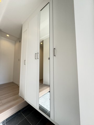 篠原南町４丁目新築戸建の玄関