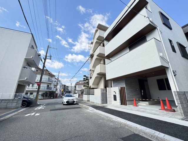 篠原南町４丁目新築戸建の前面道路含む現地写真