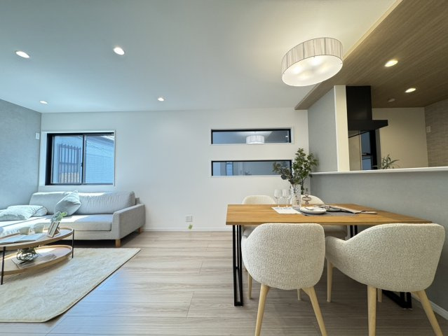 篠原南町４丁目新築戸建の居間・リビング