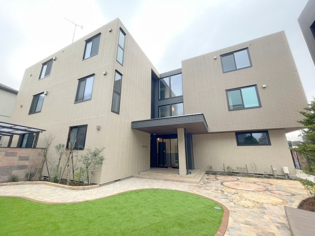 ＢＯＲＩＫＩ横浜かたくら　南棟のエントランス|2023年12月完成旭化成の子育て共感型賃貸住宅BORIKI