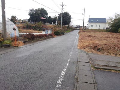 【前面道路含む現地写真】 | 安中市古屋　中古戸建て