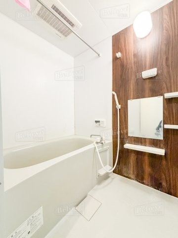 ルネスコート　New　Rの浴室|追い焚き付きのお風呂です♪