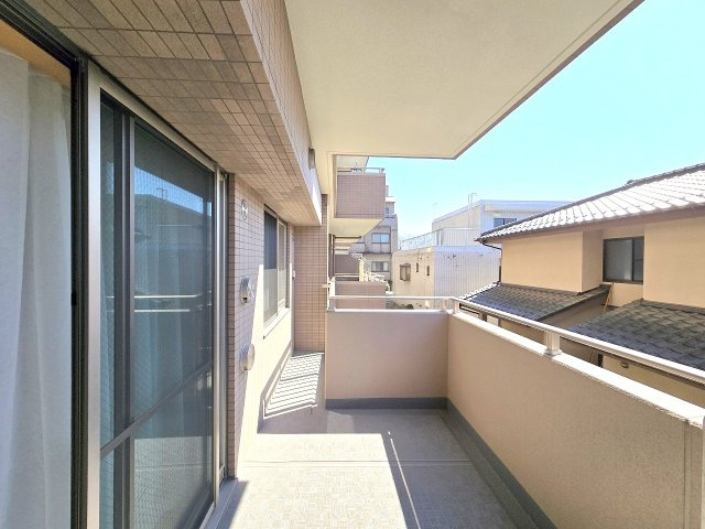 日神パレステージ河辺南のバルコニー