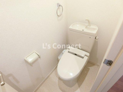 【トイレ】 | セロー明通館 | 温水洗浄便座付きのトイレ。