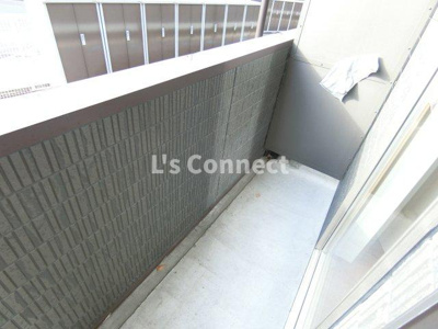 【バルコニー】 | セロー明通館 | 晴れた日には洗濯物もたくさん干せます。