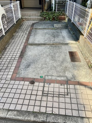 【駐車場】 | 立野戸建 | 駐車場に車を止められます