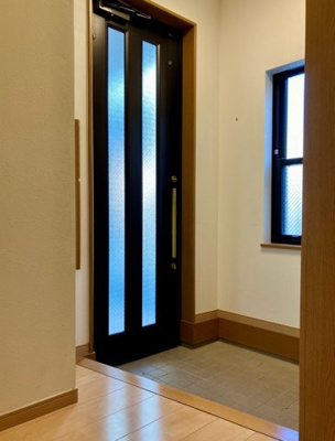 【玄関】 | 立野戸建 | きれいな玄関です