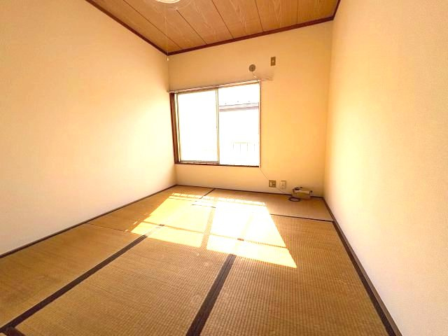 ハイツ宮森Ⅱの和室|い草の香りが落ち着く素敵な和室です