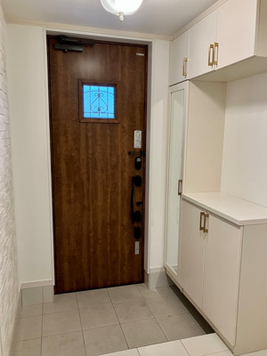 【玄関】 | 本牧間門戸建 | 落ち着いた玄関です