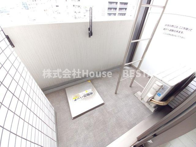 ララプレイス神戸西元町のバルコニー