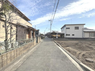 【前面道路含む現地写真】