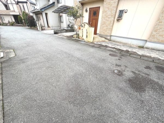 【前面道路含む現地写真】