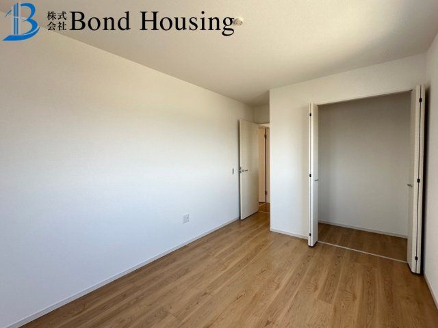 5LDK・３台以上駐車可・敷地広々６９坪・秋葉台　全１棟の洋室