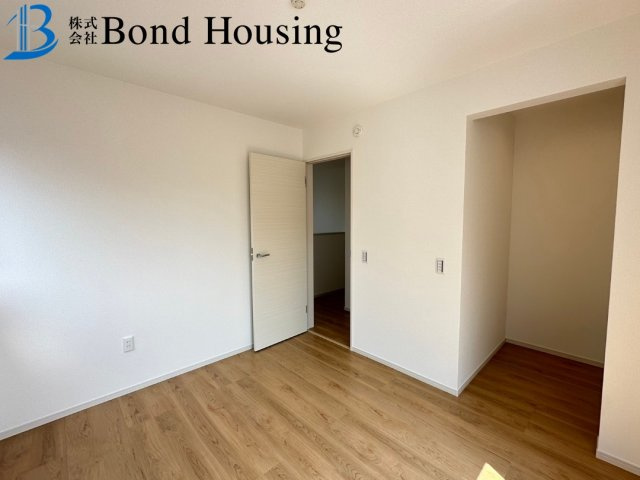 5LDK・３台以上駐車可・敷地広々６９坪・秋葉台　全１棟の洋室